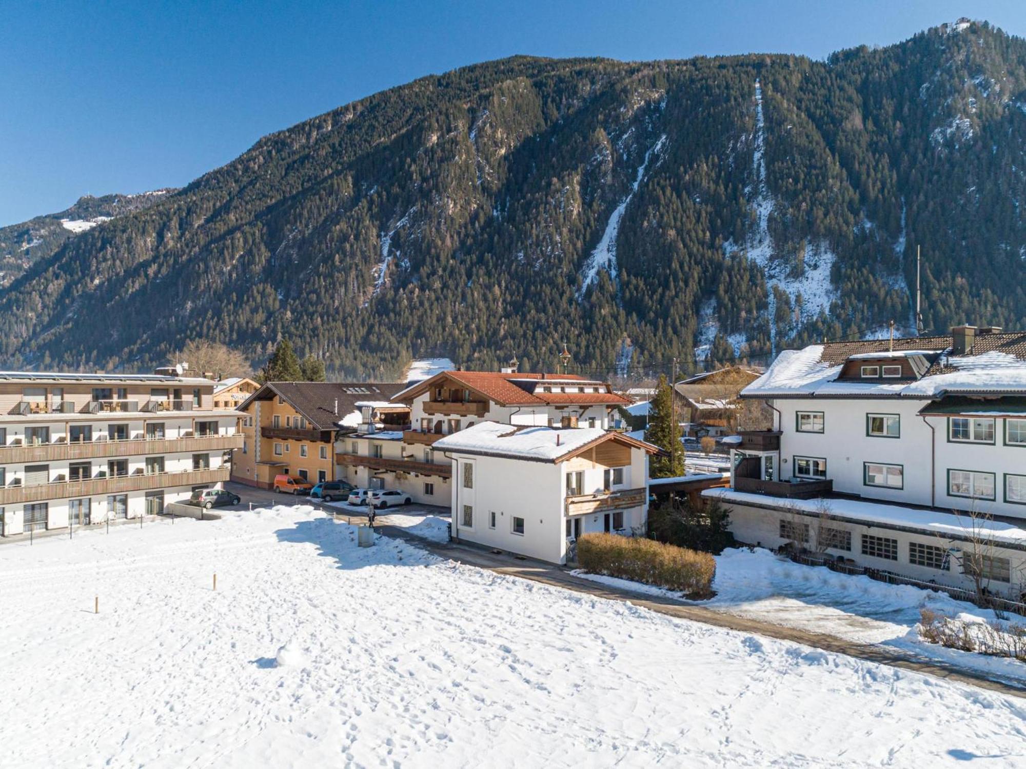 Regenbogenhaus Villa Mayrhofen Bagian luar foto