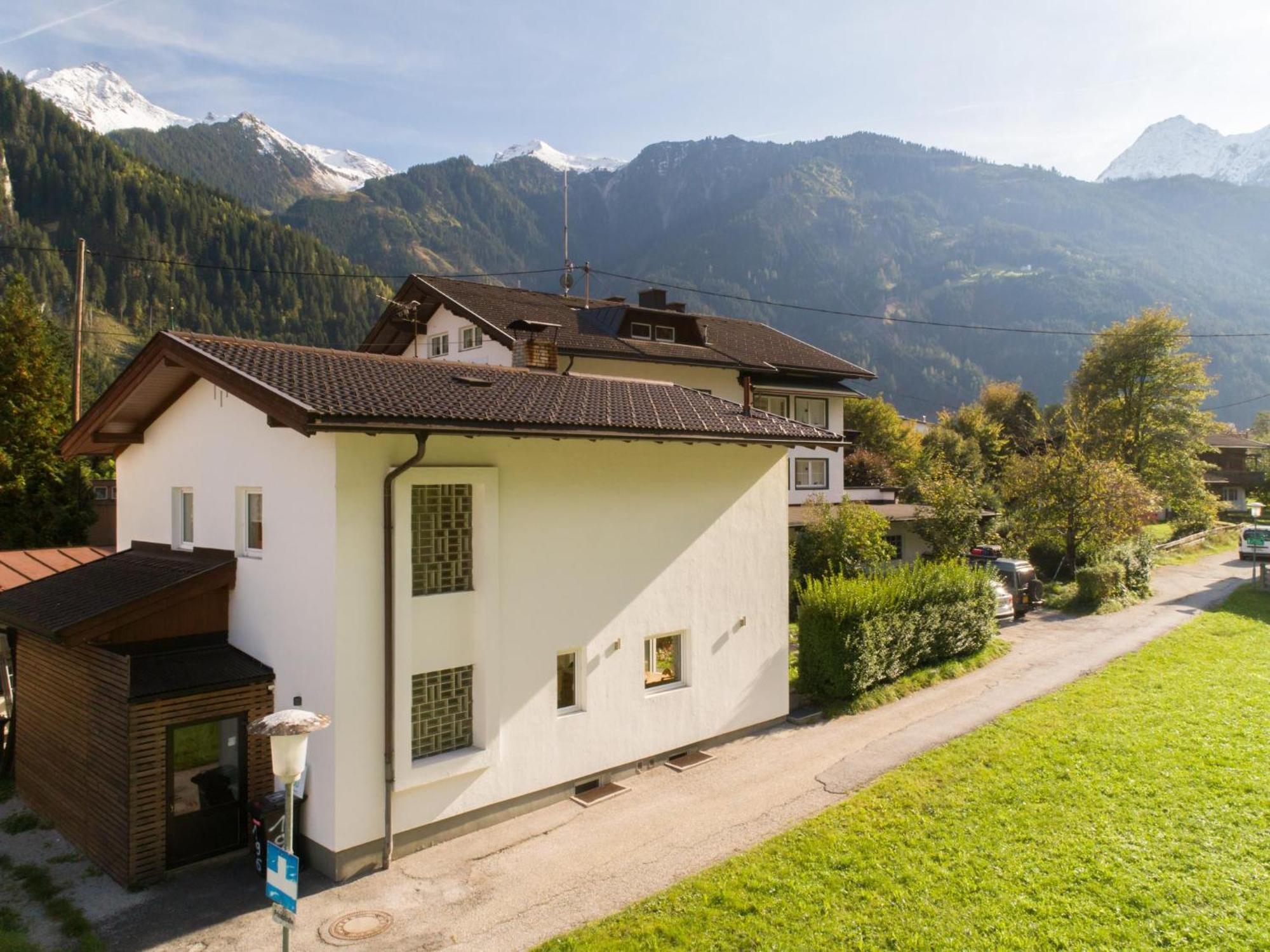 Regenbogenhaus Villa Mayrhofen Bagian luar foto